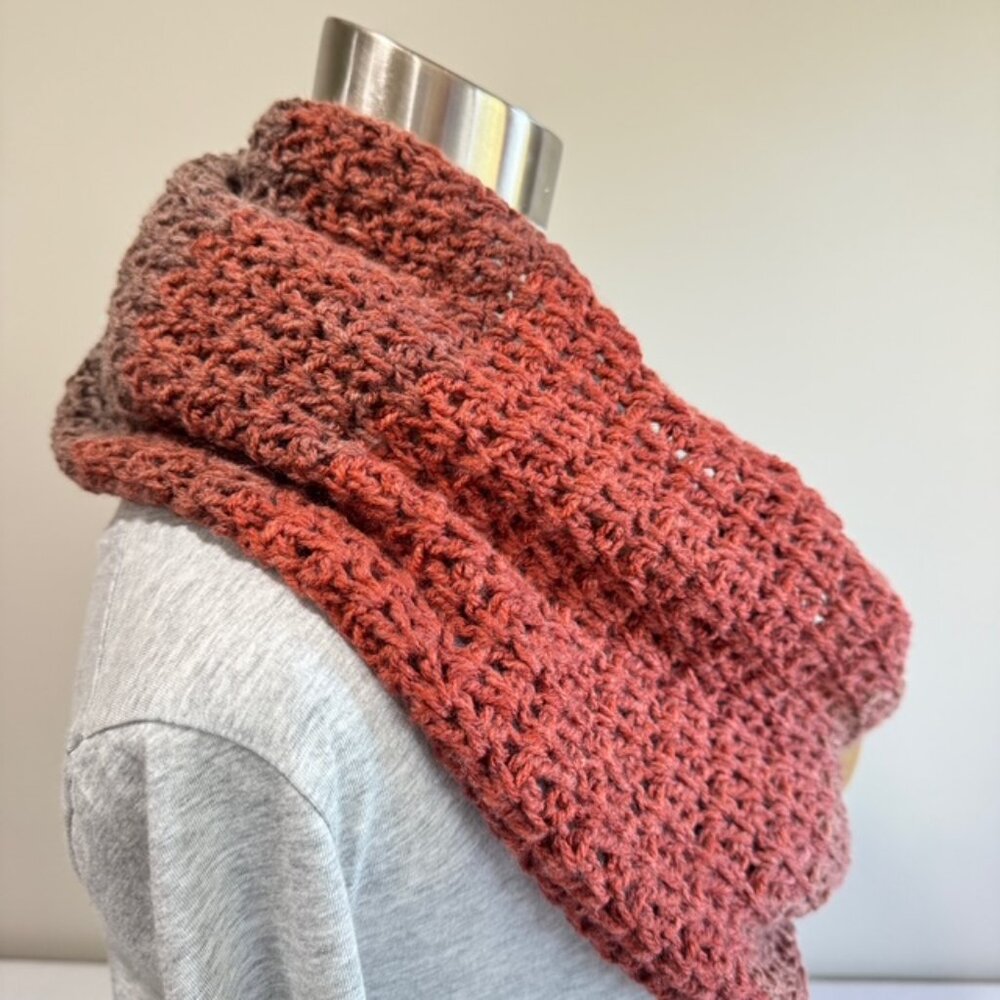 HANDMADE Crochet V-Stitch Infinity Scarf NWT One of a Kind - Picture 4 of 14